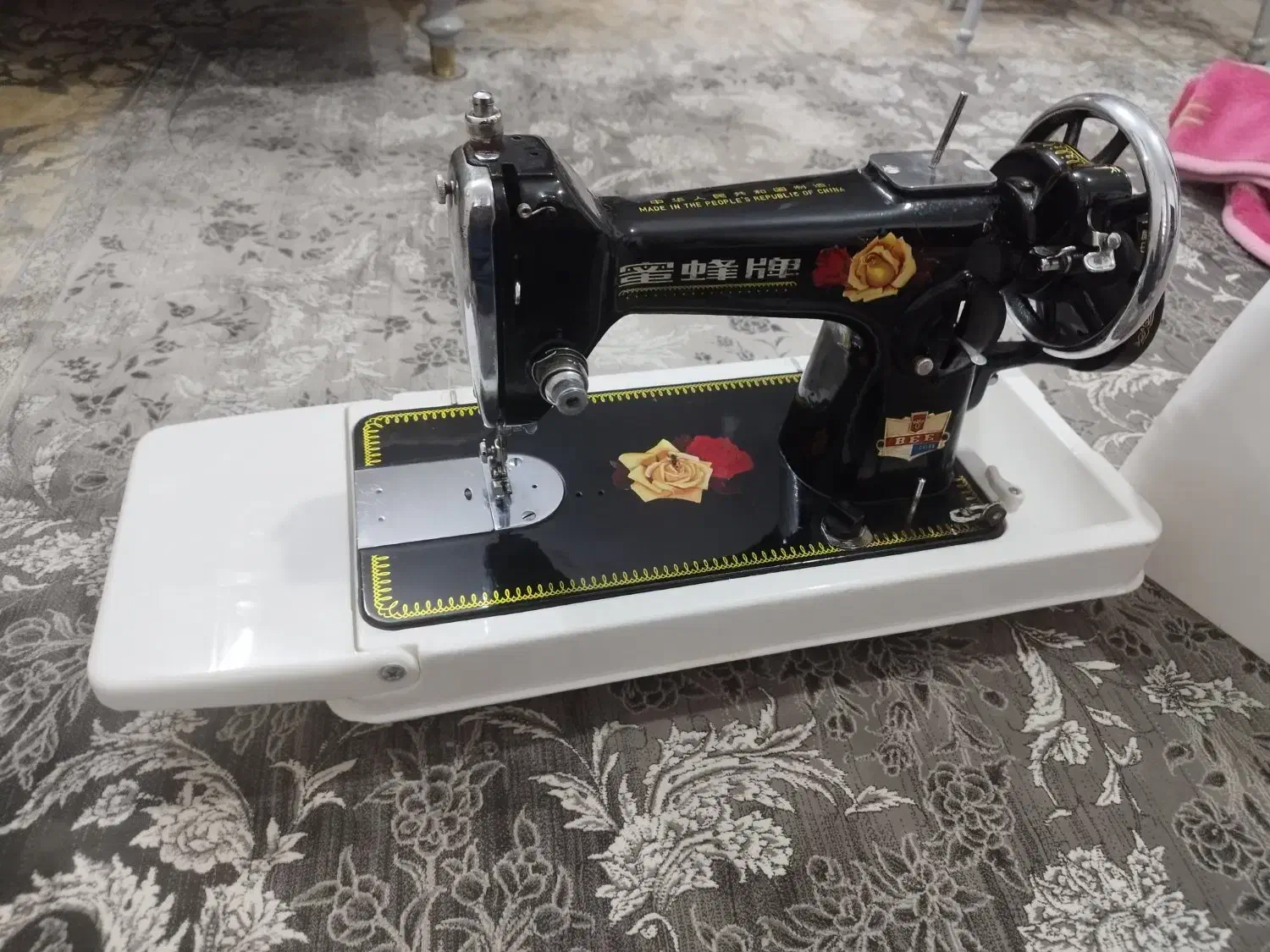 چرخ خیاطی|چرخ خیاطی و ریسندگی|بروجرد, |دیوار