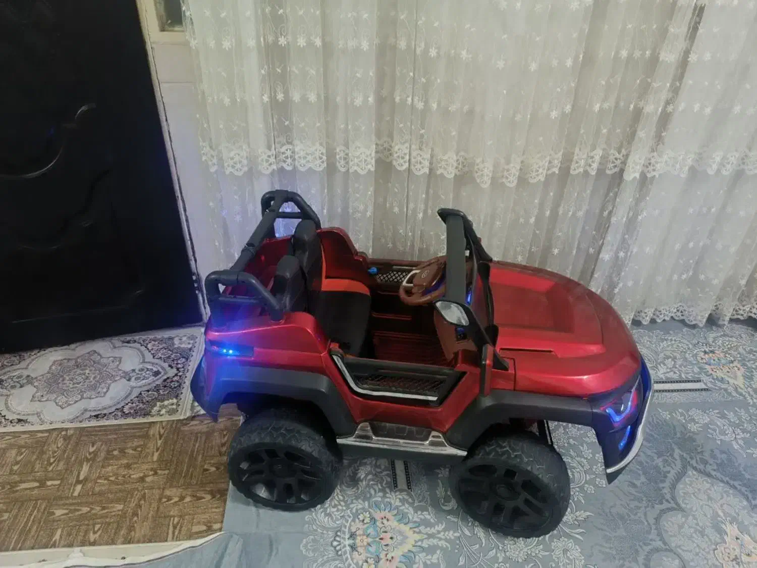 ماشین شارژی غول|اسباب‌بازی بچه|قم, محمد آباد|دیوار