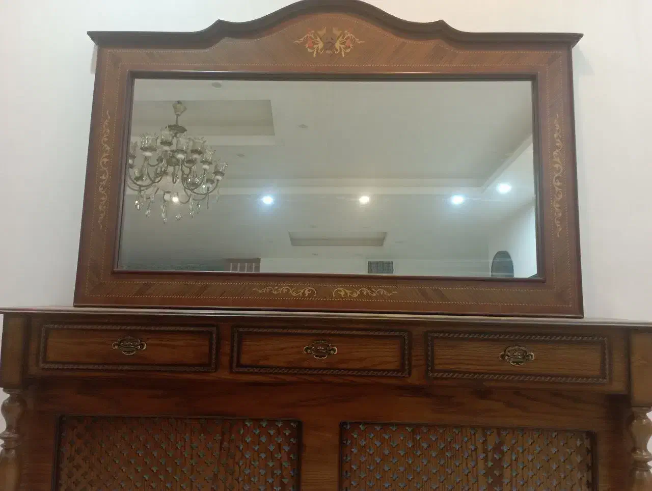 ایینه کنسول بسیار خاص|بوفه، ویترین، کنسول|تهران, صادقیه|دیوار