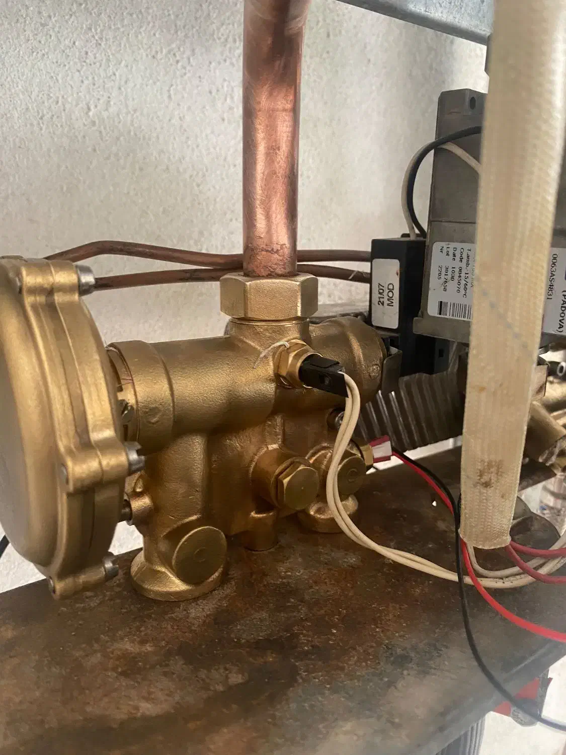 تعمیر و سرویس پکیج فوری ایران رادیاتور و بوتان رشت|خدمات پیشه و مهارت|رشت, کاکتوس|دیوار