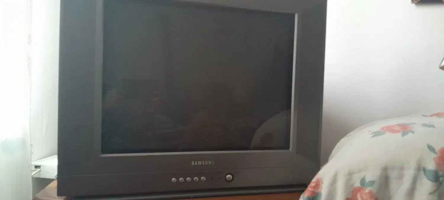 تلویزیون قدیمی رنگی سامسونگ|تلویزیون و پروژکتور|شیروان (خراسان), |دیوار