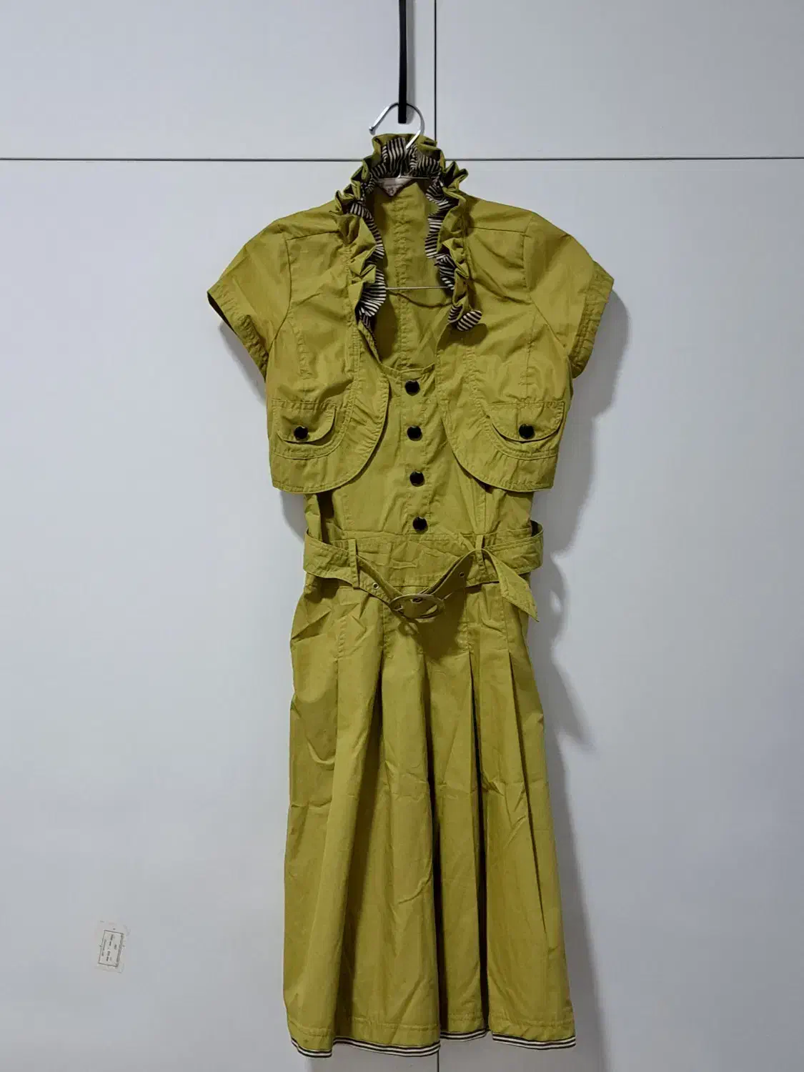 سارافان و کت مجلسی|لباس|فردوس (خراسان), |دیوار