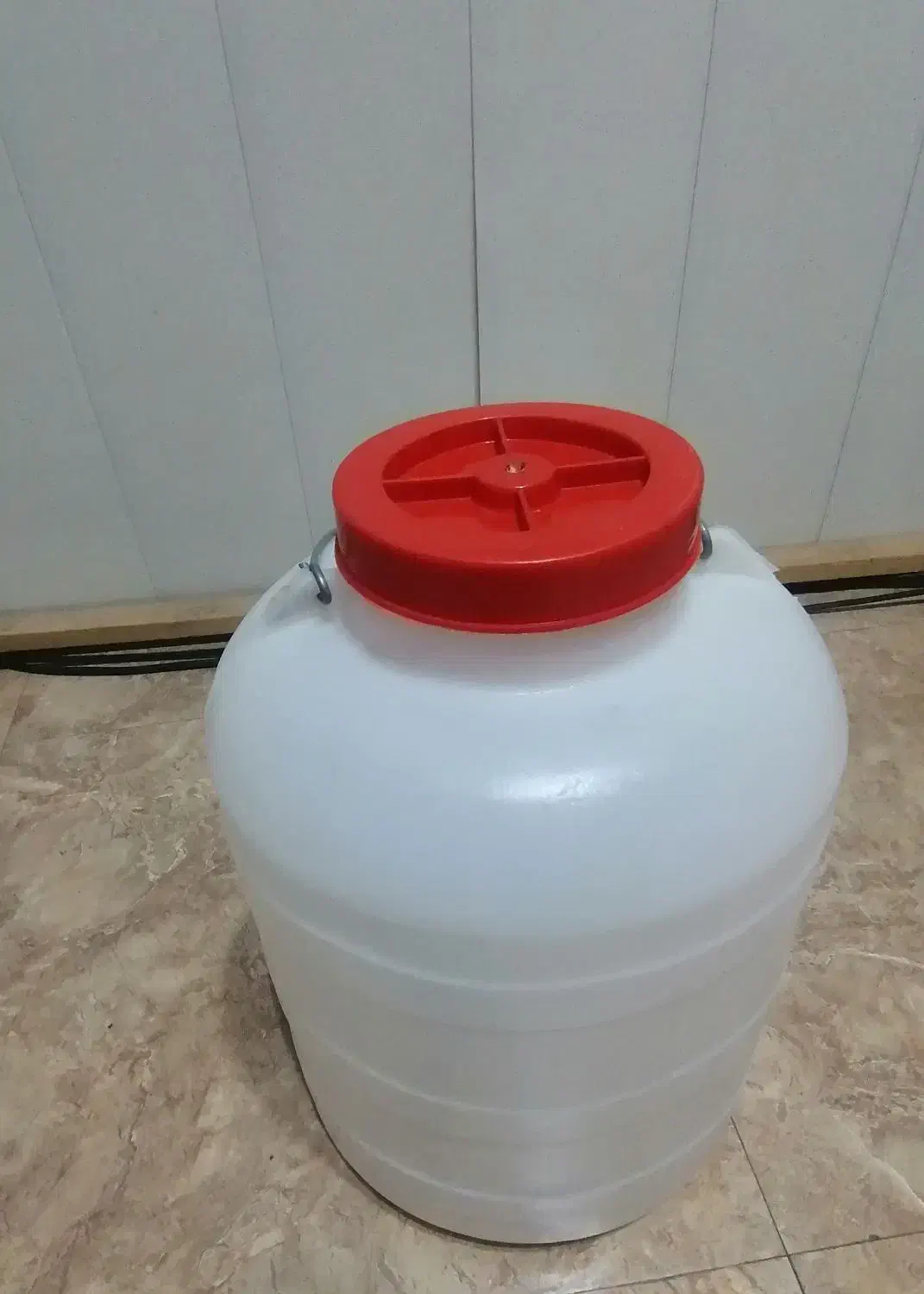 فروش دبه های  37 کیلویی تمیز و شسته شده|ظروف نگهدارنده، پلاستیکی، یک‌بارمصرف|ساری, |دیوار