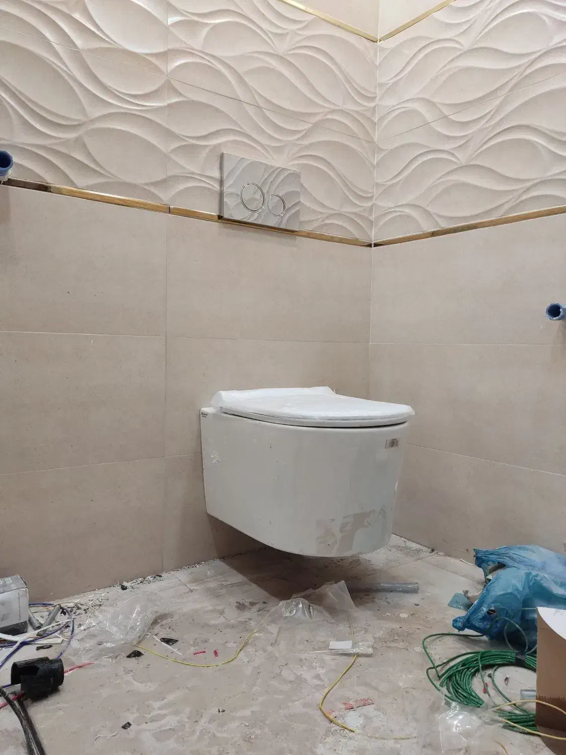 لوله کشی آب و فاضلاب|خدمات پیشه و مهارت|لاهیجان, شیشه گران|دیوار