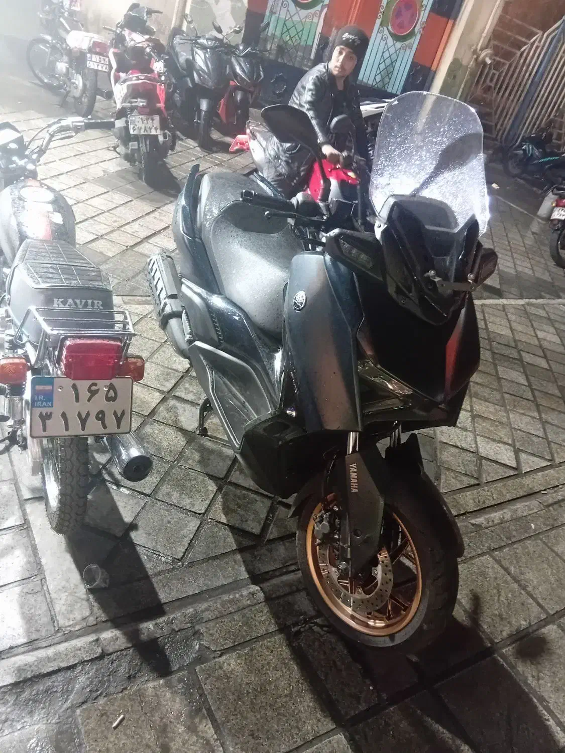xmax250|موتورسیکلت|تهران, قلمستان|دیوار