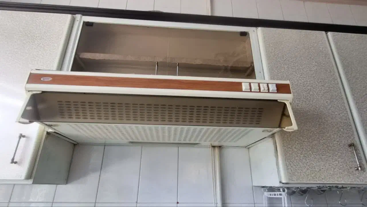 هود بیمکث|هود|بروجرد, |دیوار