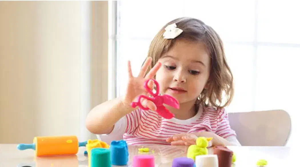 به یک خانم با سواد جهت کار با کودک 2ساعت در روز|استخدام آموزشی|اردبیل, |دیوار