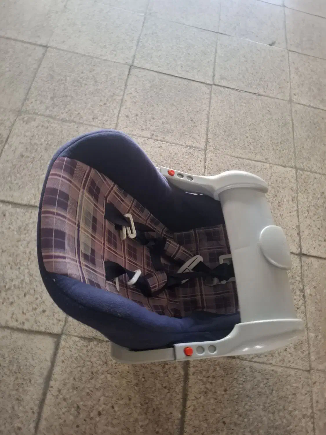 کریر بچه|کالسکه و لوازم جانبی|کرج, کوی مدرس|دیوار