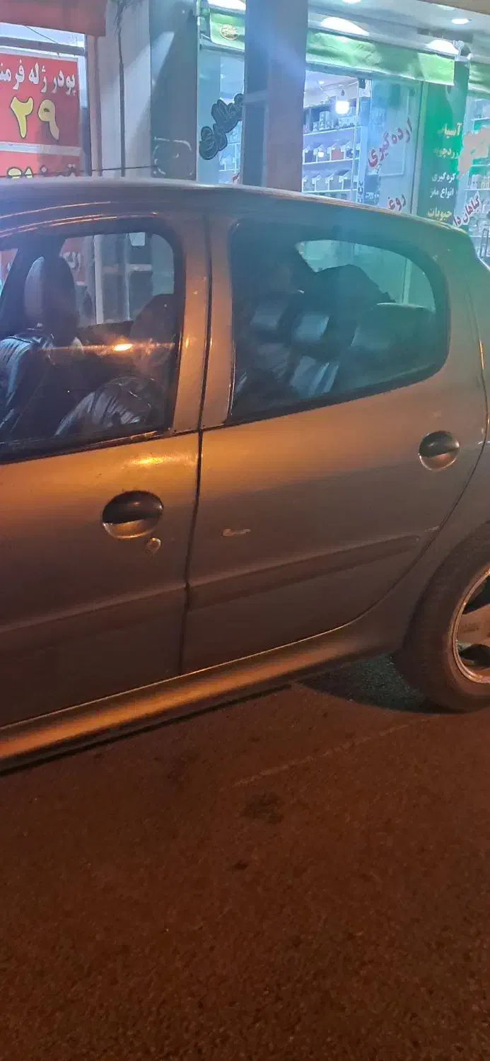 ۲۰۶مدل ۸۳|خودرو سواری و وانت|زرقان, |دیوار