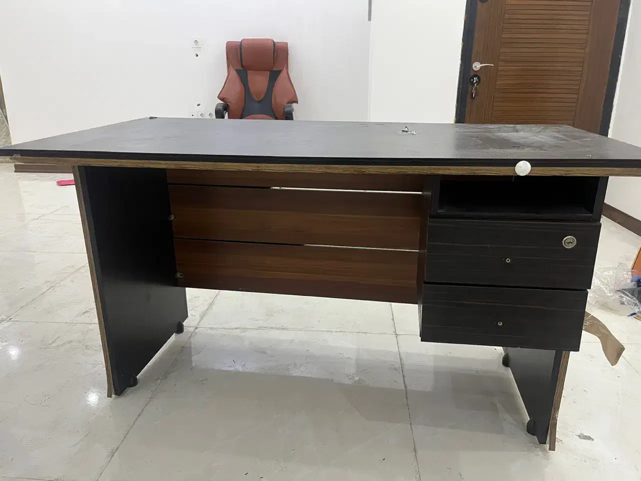 میز مدیریتی در حد نو|میز تحریر و کامپیوتر|اهواز, شهرک حفاری|دیوار