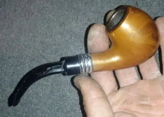 یکعدد پیپ قدیمی|کلکسیون اشیاء عتیقه|کرج, ساماندهی|دیوار