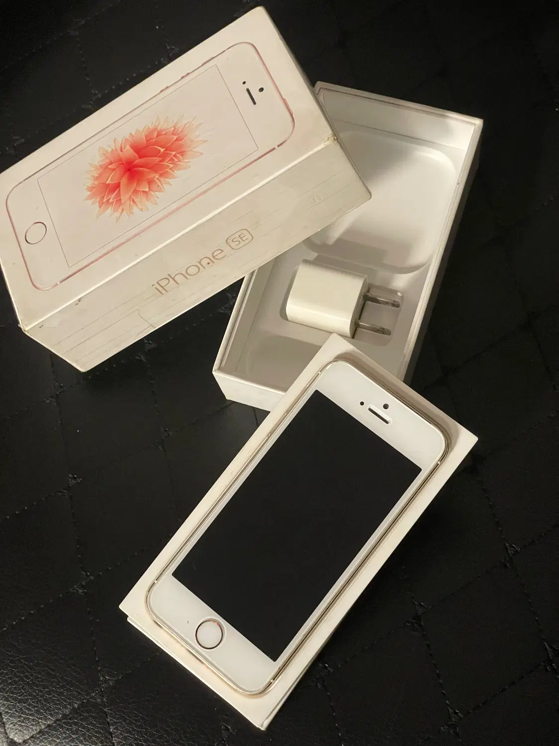 iPhone SE 16G|موبایل|تهران, شهرک ولیعصر شمالی|دیوار