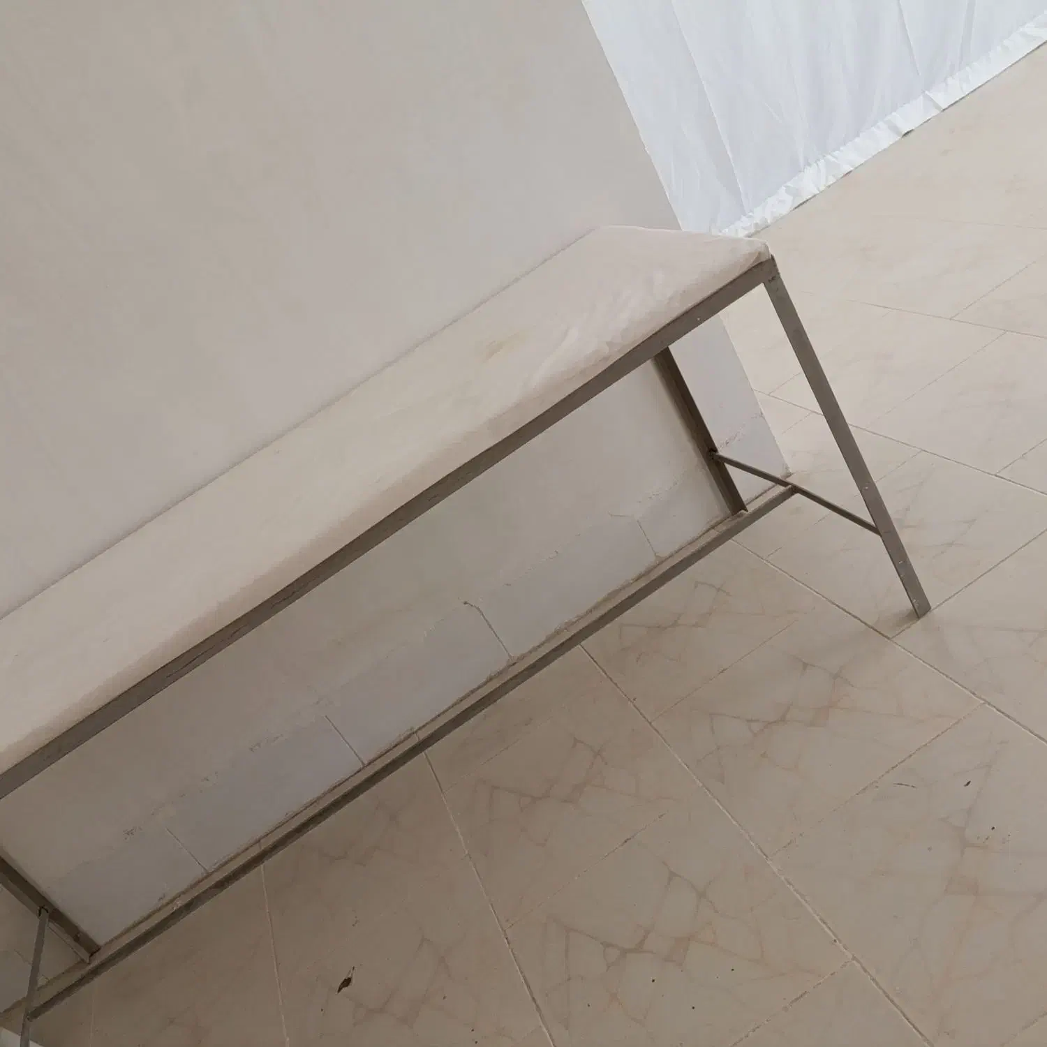 تخت اکستنشن مژه/اپلاسیون فروشی|آرایشگاه و سالن‌های زیبایی|قائن, |دیوار