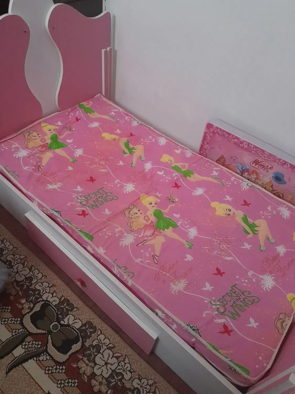 تخت و روروک|اسباب و اثاث بچه|تویسرکان, |دیوار