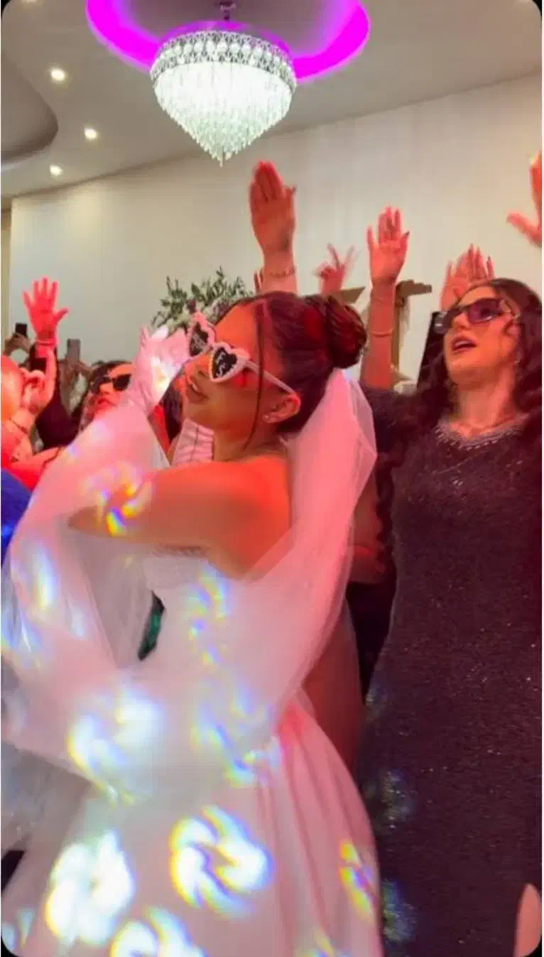 دیجی خانم با رقص نور عینک ال ای دی فقط6ملیون|خدمات پذیرایی، مراسم|زاهدان, |دیوار