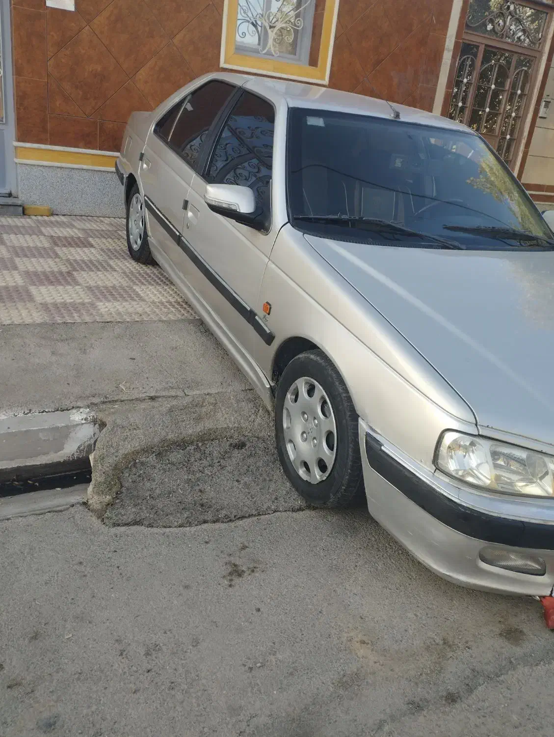 پژو پارس مدل ۸۳ رنگ نقره ای متالیک|خودرو سواری و وانت|گرمسار, |دیوار