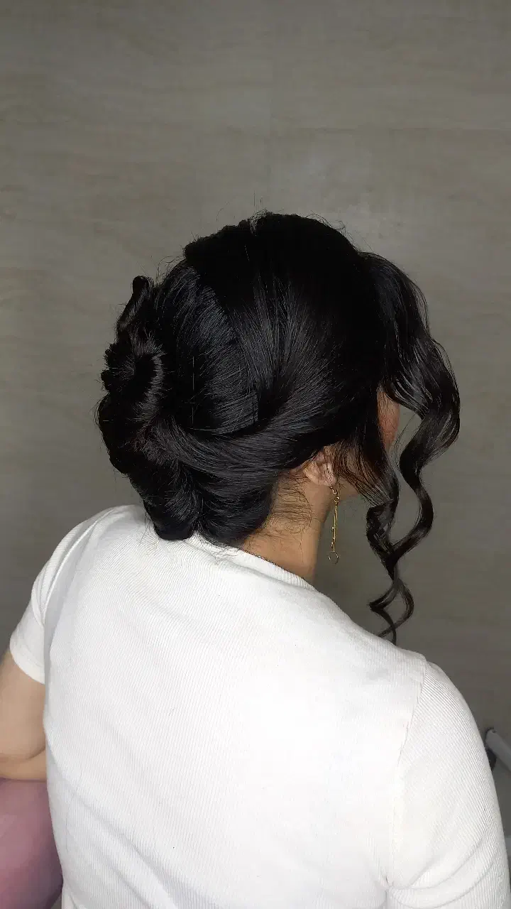 میکاپ شنیون مدل|خدمات آرایشگری و زیبایی|خلخال, |دیوار