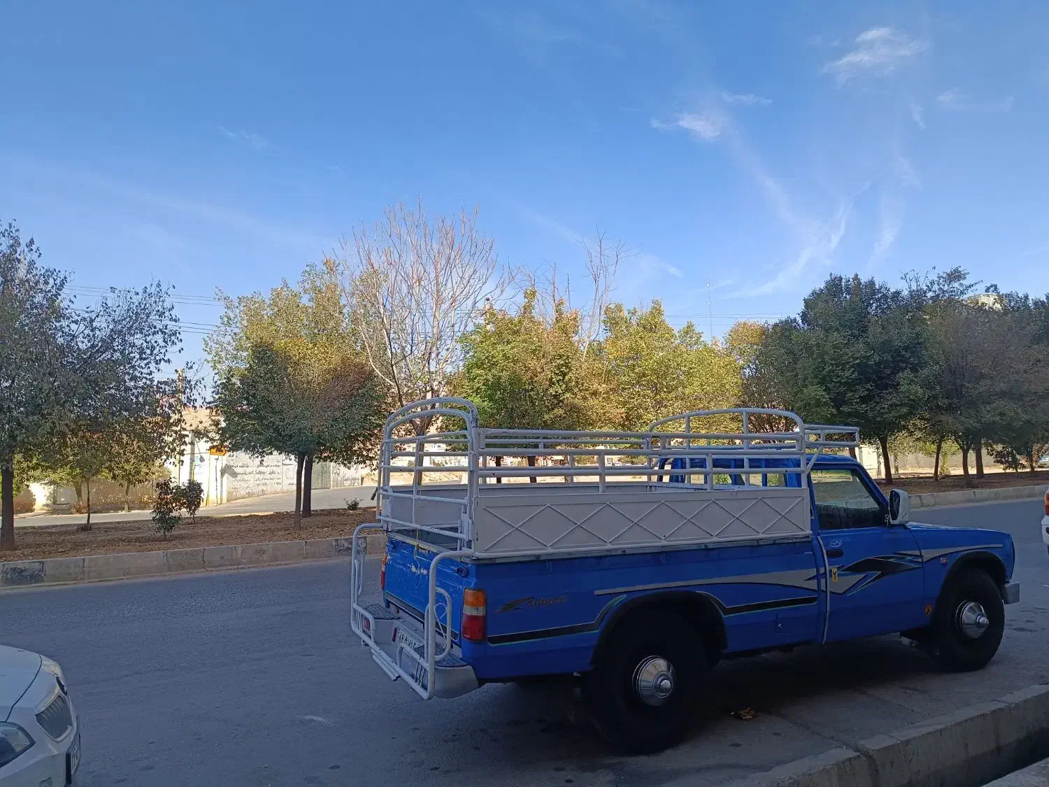 نیسان دوگانه مدل 98بسیار تمیز کم کار|خودرو سواری و وانت|شیراز, سایت اداری|دیوار