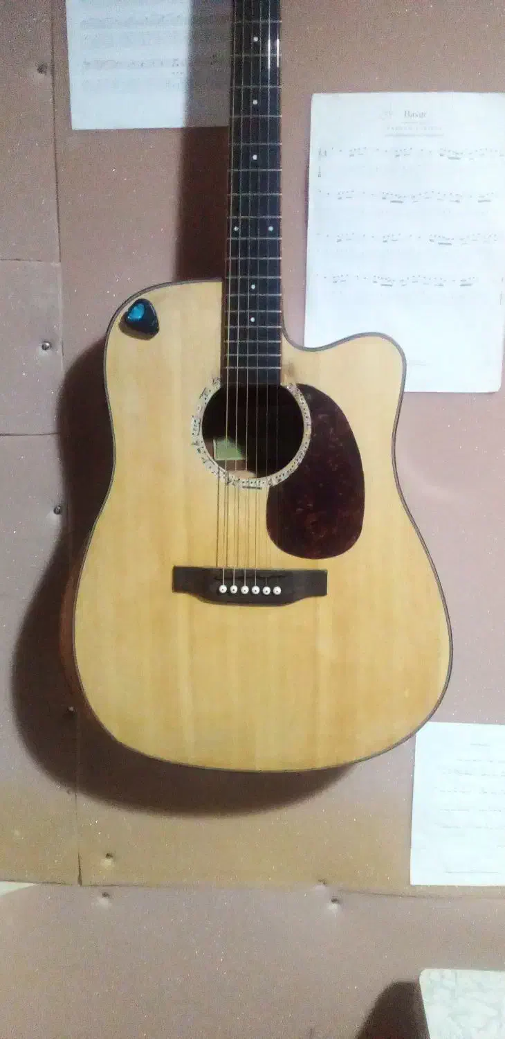 گیتار الکترو اکوستیک والنسیا|گیتار، بیس، امپلیفایر|تاکستان, |دیوار