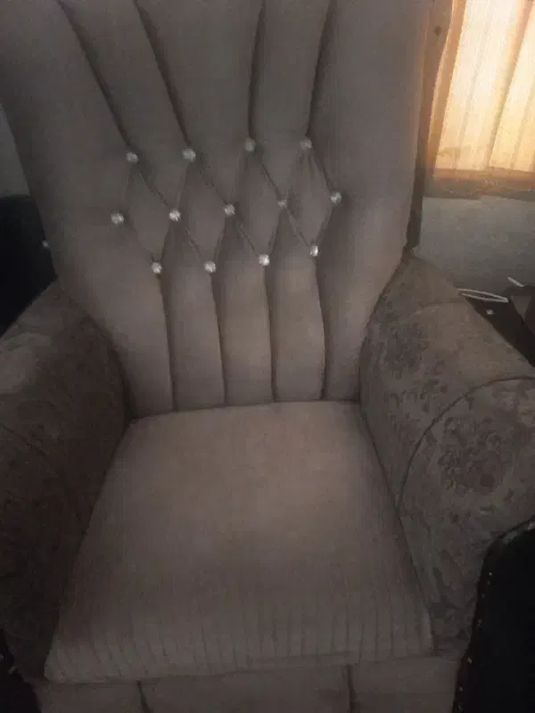 میز نهارخوری ومبل ۷نفره ۱میلیون همراه میزو۴عسلی|مبلمان خانگی و میز عسلی|کاشان, دانش|دیوار