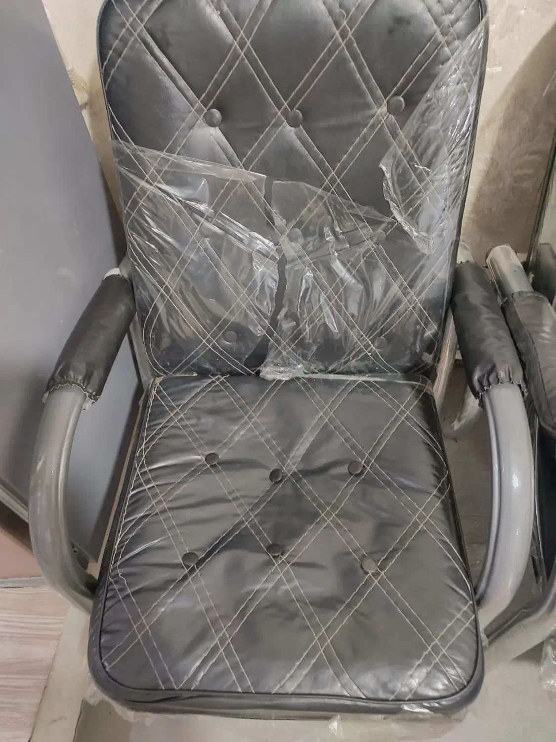 2عددصندلی اداری یا آرایشگاهی|مبلمان اداری|باقرشهر, |دیوار