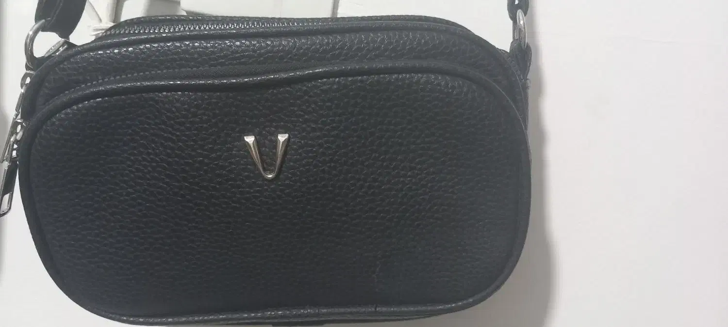 کیف گمشده|اشیا|بروجرد, |دیوار