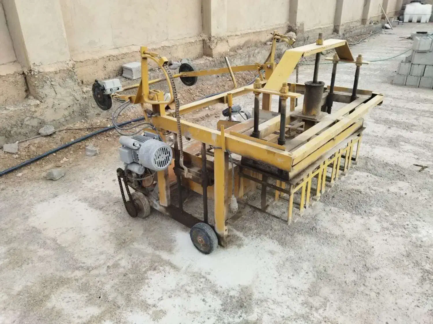 فروش2عددبلوک زن دوموتوره + 1عددمیکسردنده کمرکم کار|ماشینآلات صنعتی|طبس, |دیوار