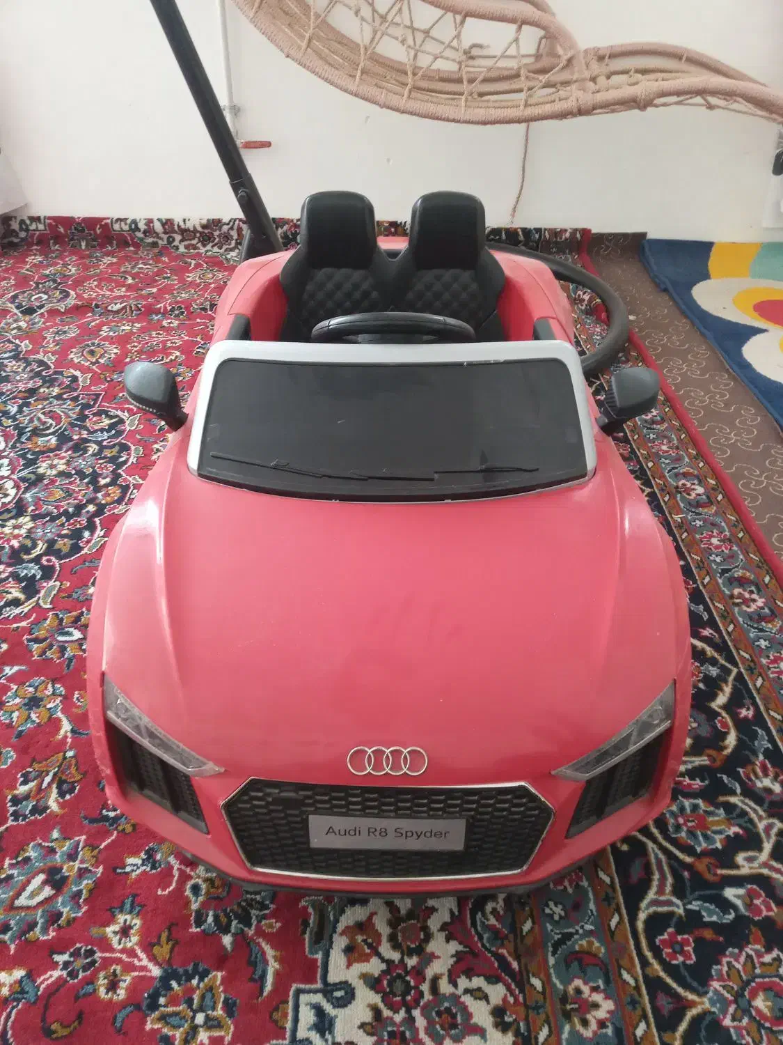 ماشین شارژش آئودی وکفش اسکیت|دوچرخه، اسکیت، اسکوتر|محلات, |دیوار