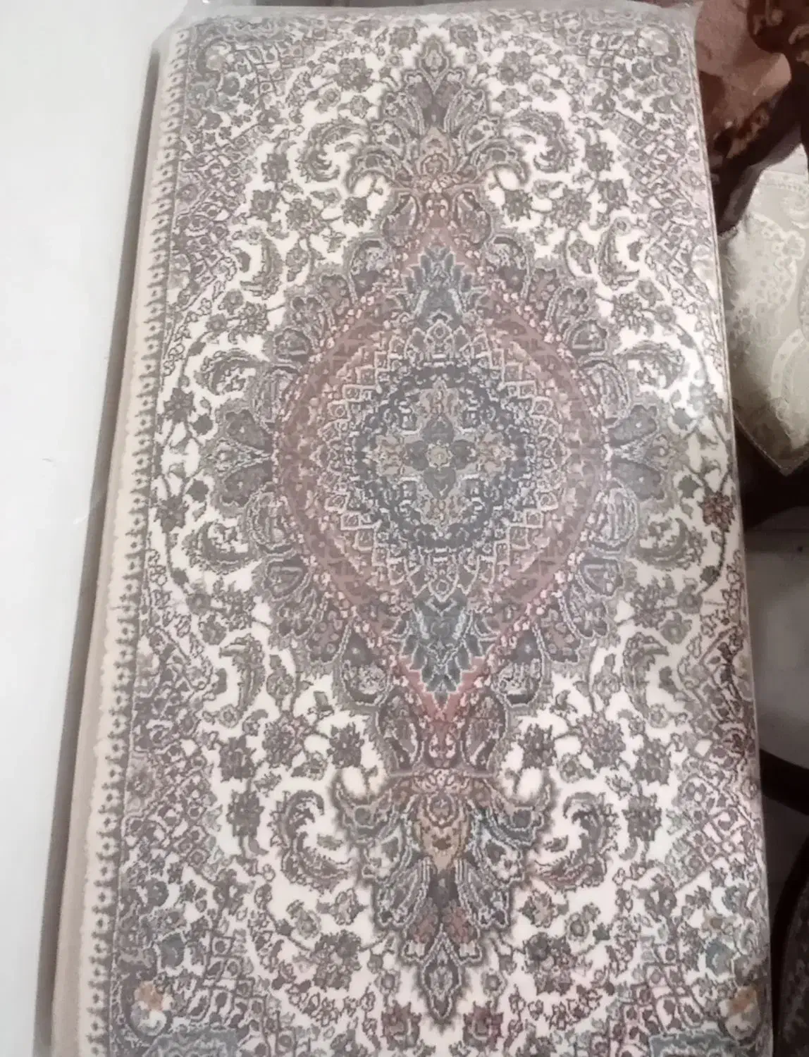 پشتی|پشتی|گلستان (تهران), |دیوار