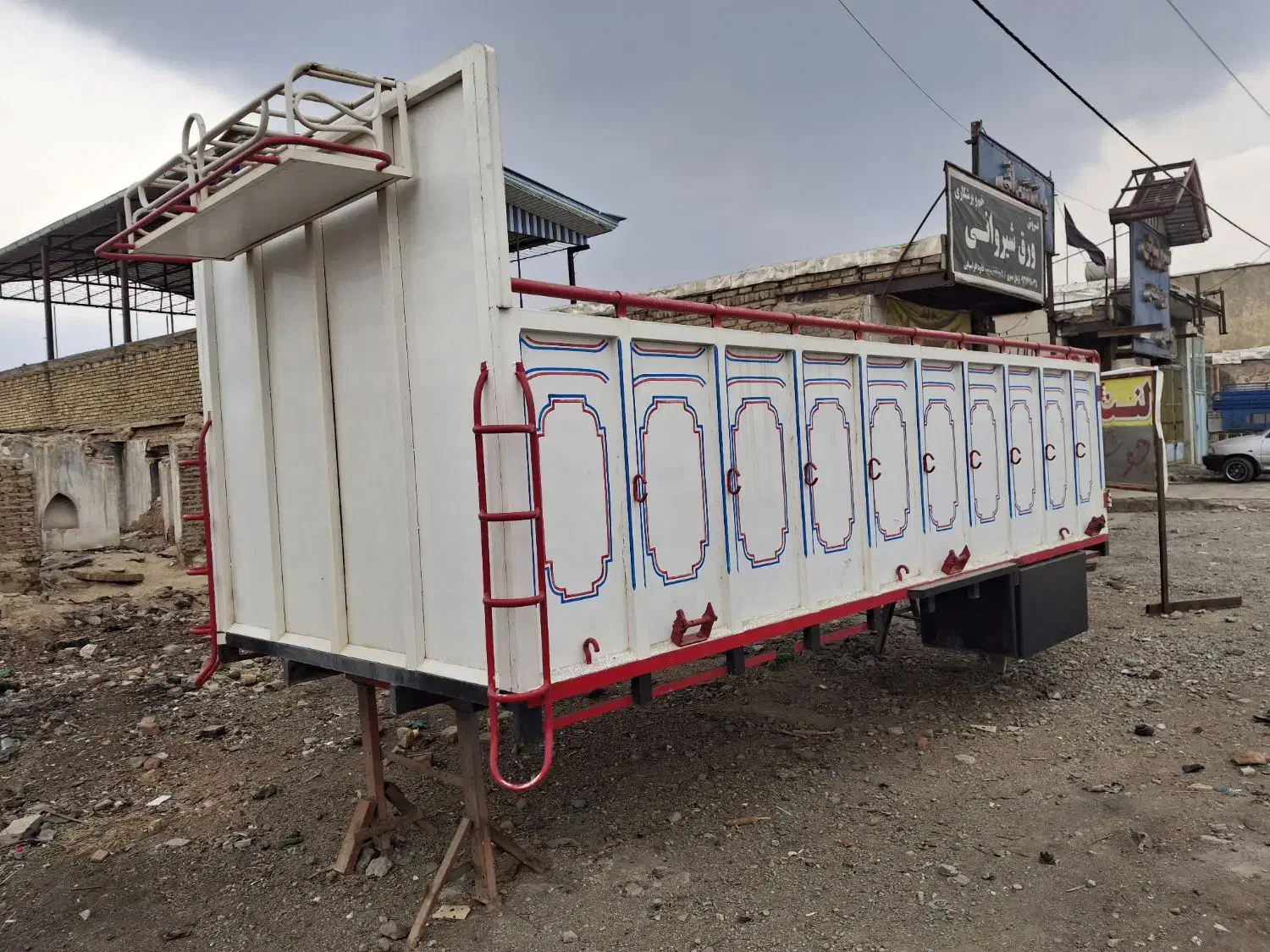 اتاق باری (جک،ایسوزو)|قطعات یدکی و لوازم جانبی|بروجرد, |دیوار