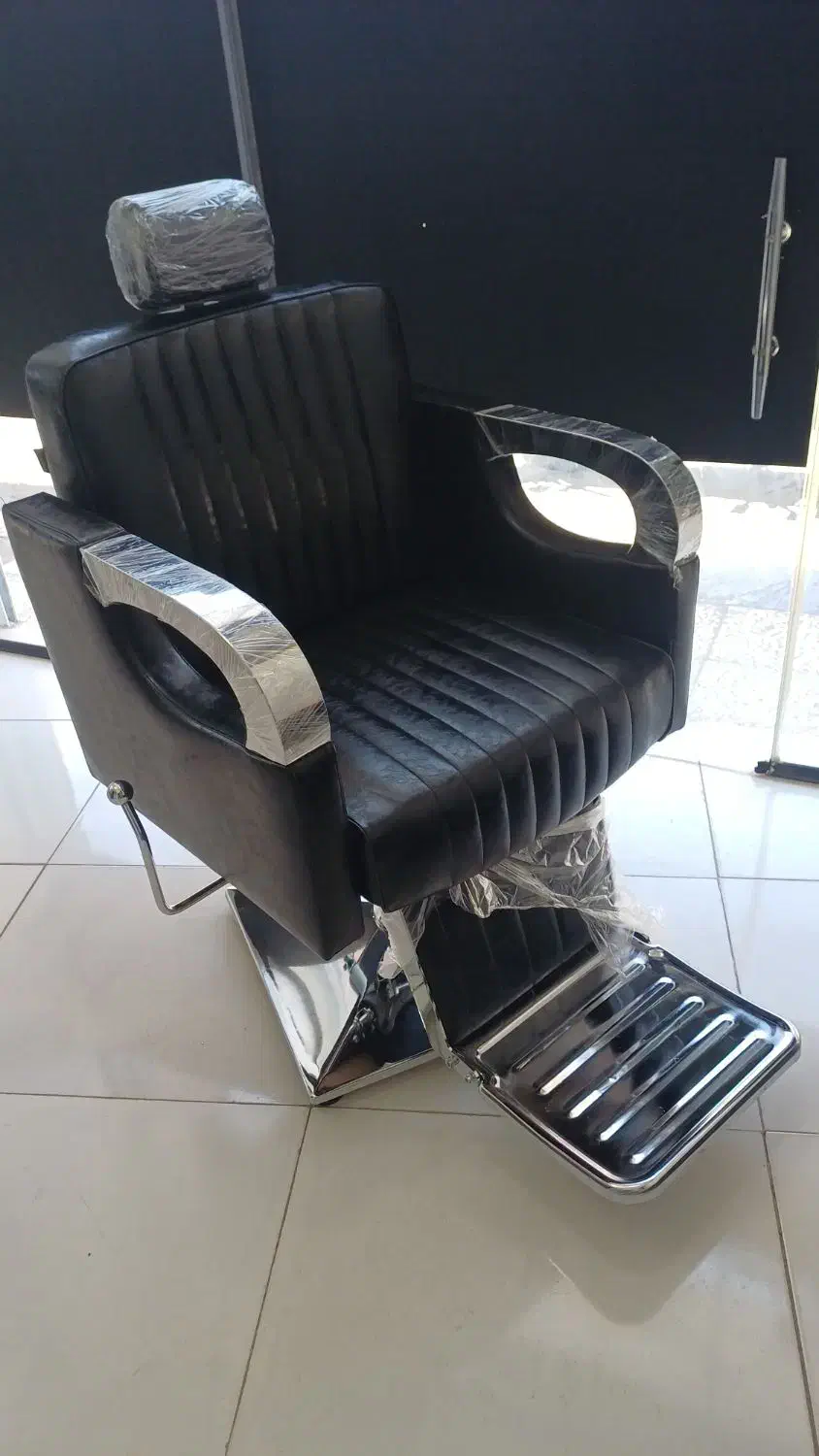 صندلی اصلاح ارایشگاه|آرایشگاه و سالنهای زیبایی|قم, چهل درخت|دیوار