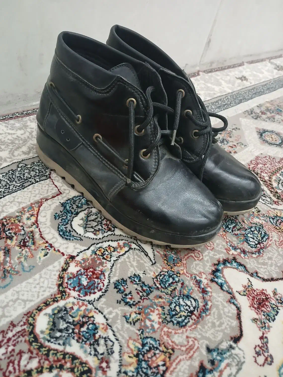 نیم بوت در حد نو یک بار پوشیده شده|کیف، کفش، کمربند|یزد, |دیوار