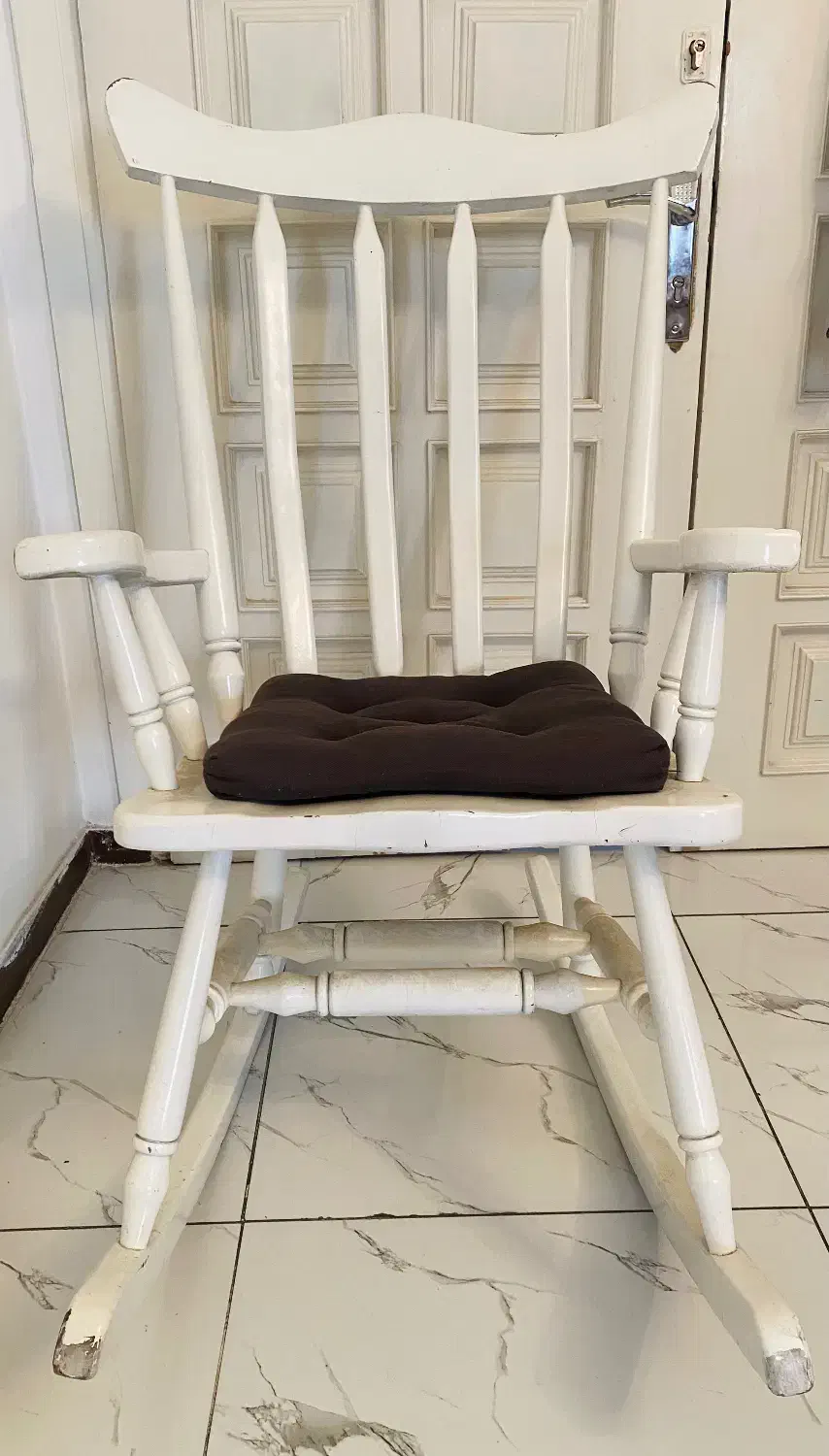 صندلی راک سفید|صندلی و نیمکت|تهران, فلسطین (میدان انقلاب)|دیوار