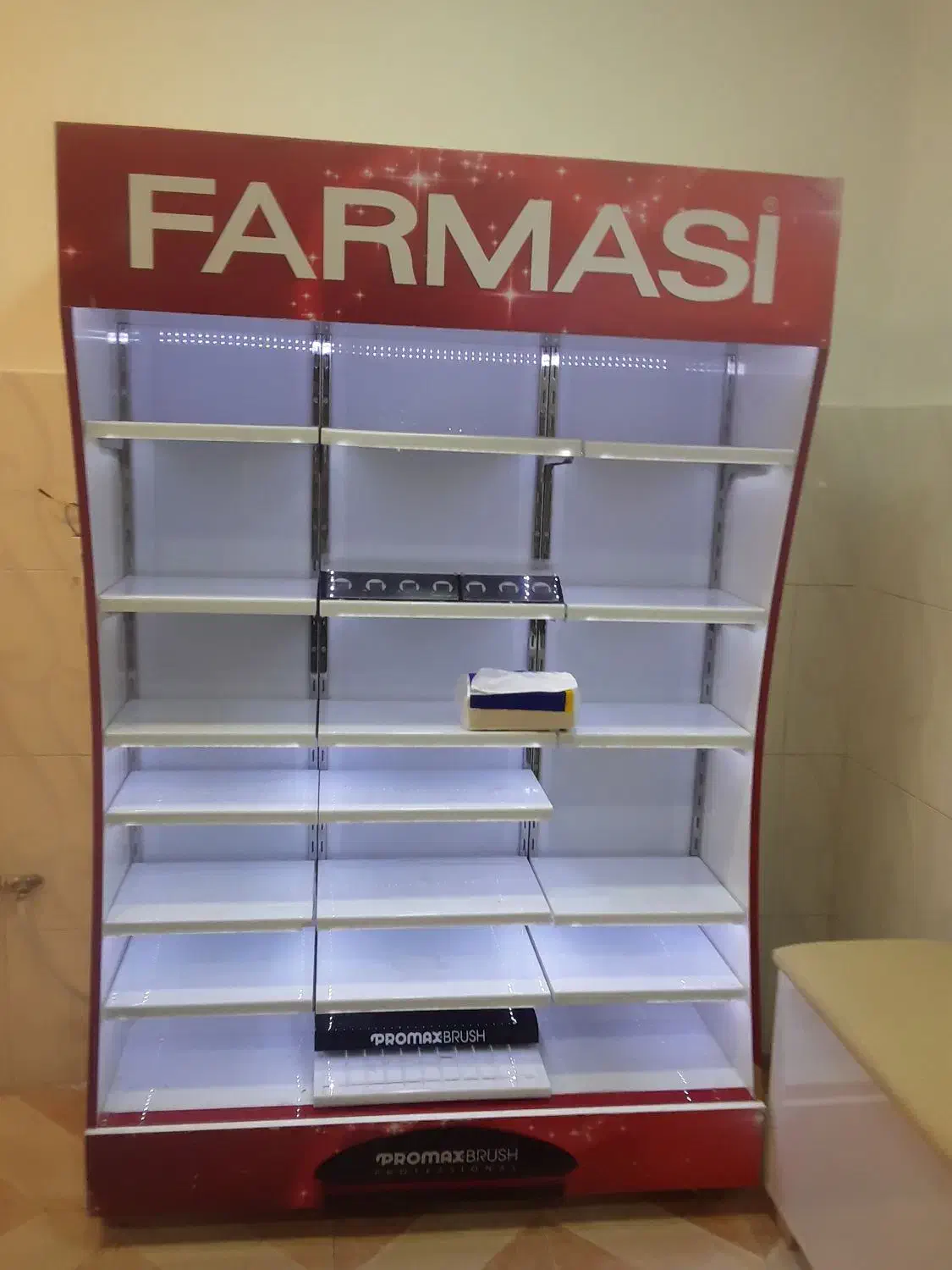 دکوری آرایشگاه  آرایشی|بوفه، ویترین، کنسول|سبزوار, امیر کبیر|دیوار