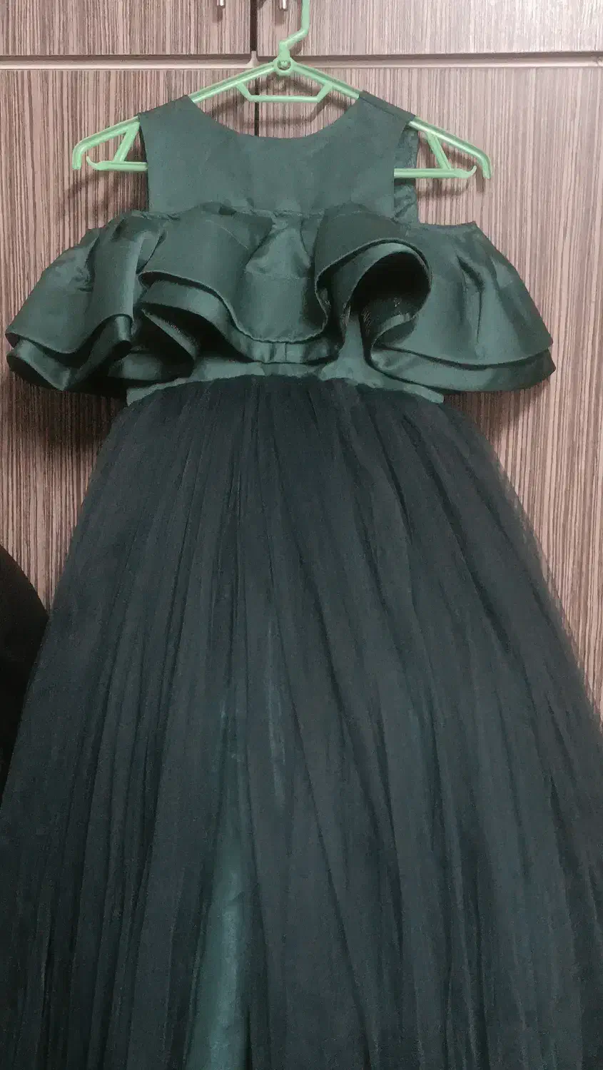 لباس مجلسی دخترانه|کفش و لباس بچه|رشت, منظریه|دیوار