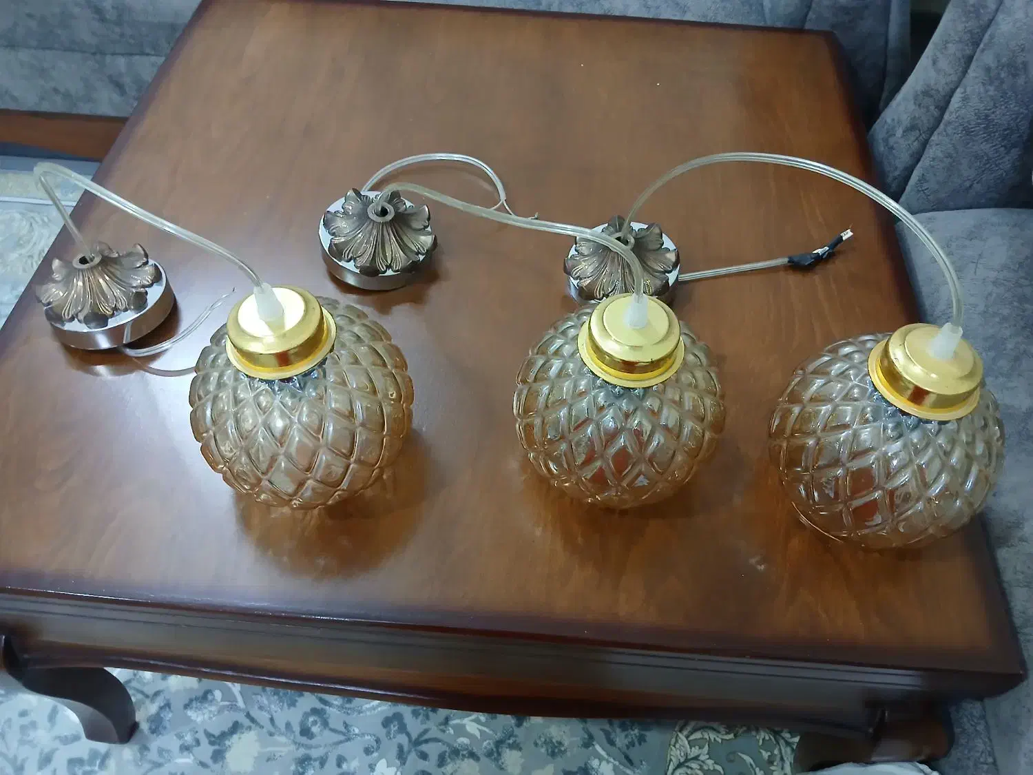 لوستر|لوستر و چراغ آویز|گلبهار, شهر جدید گلبهار|دیوار