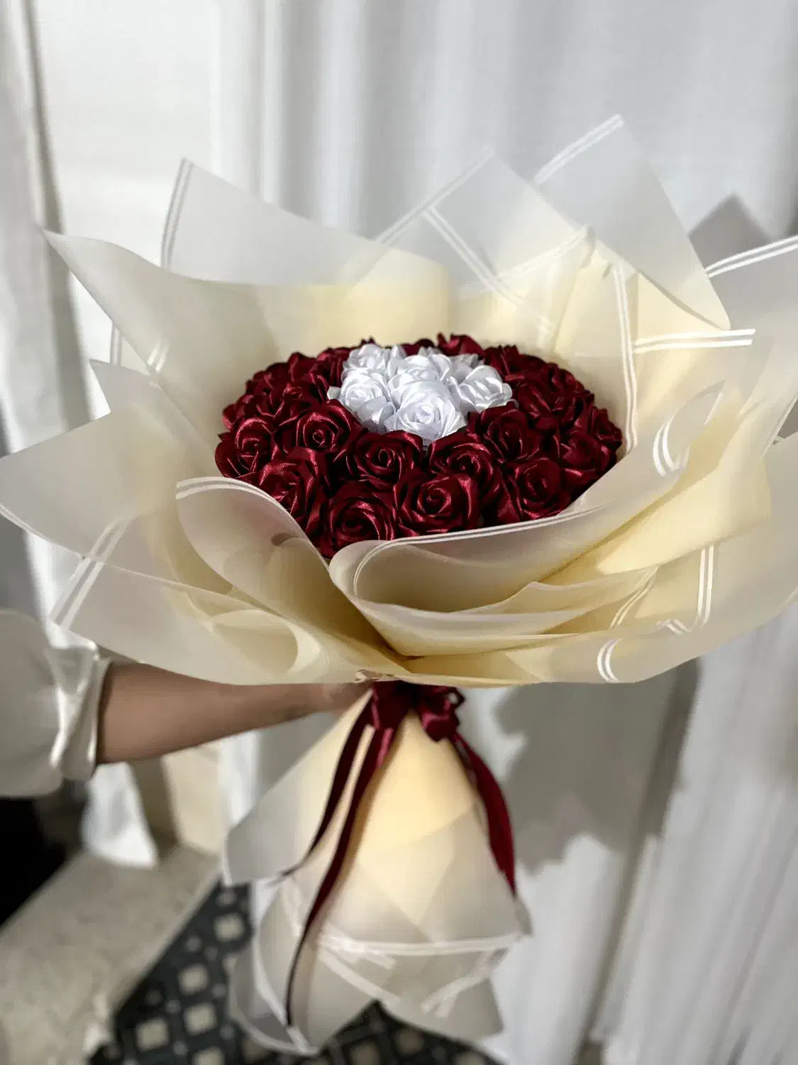 گل رز|گل مصنوعی|شیراز, کوشک میدان|دیوار