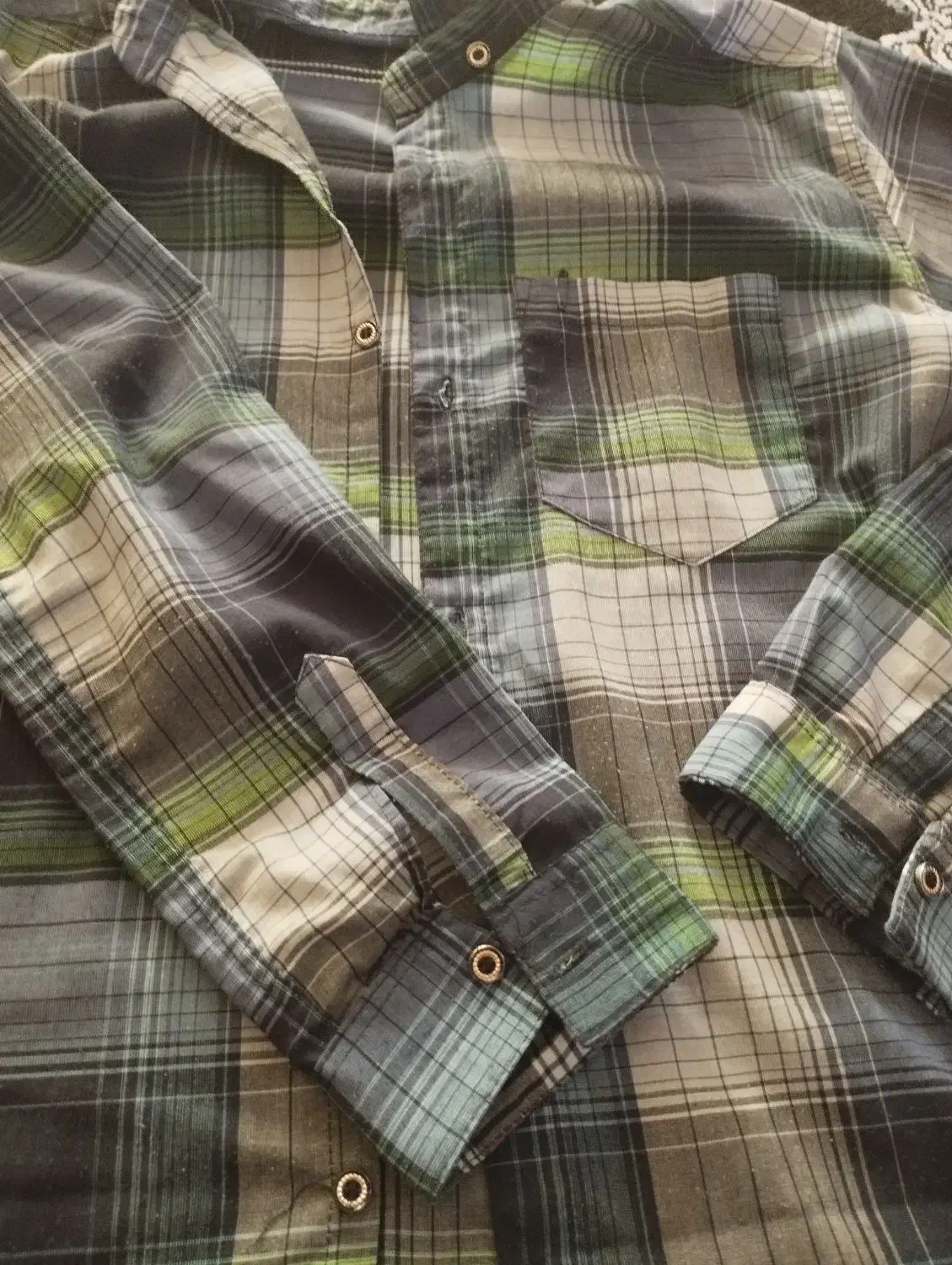 پیراهن مردانه|لباس|گرگان, |دیوار