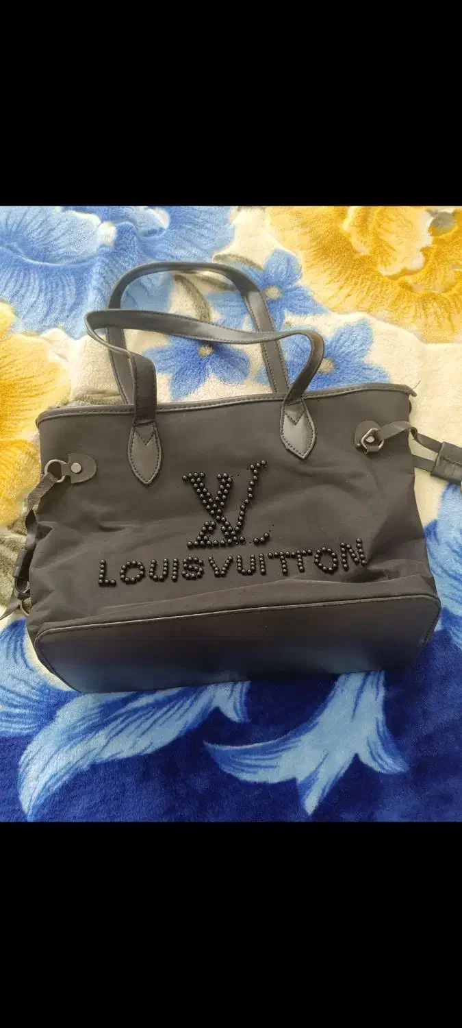 کیف|کیف، کفش، کمربند|اهر, |دیوار