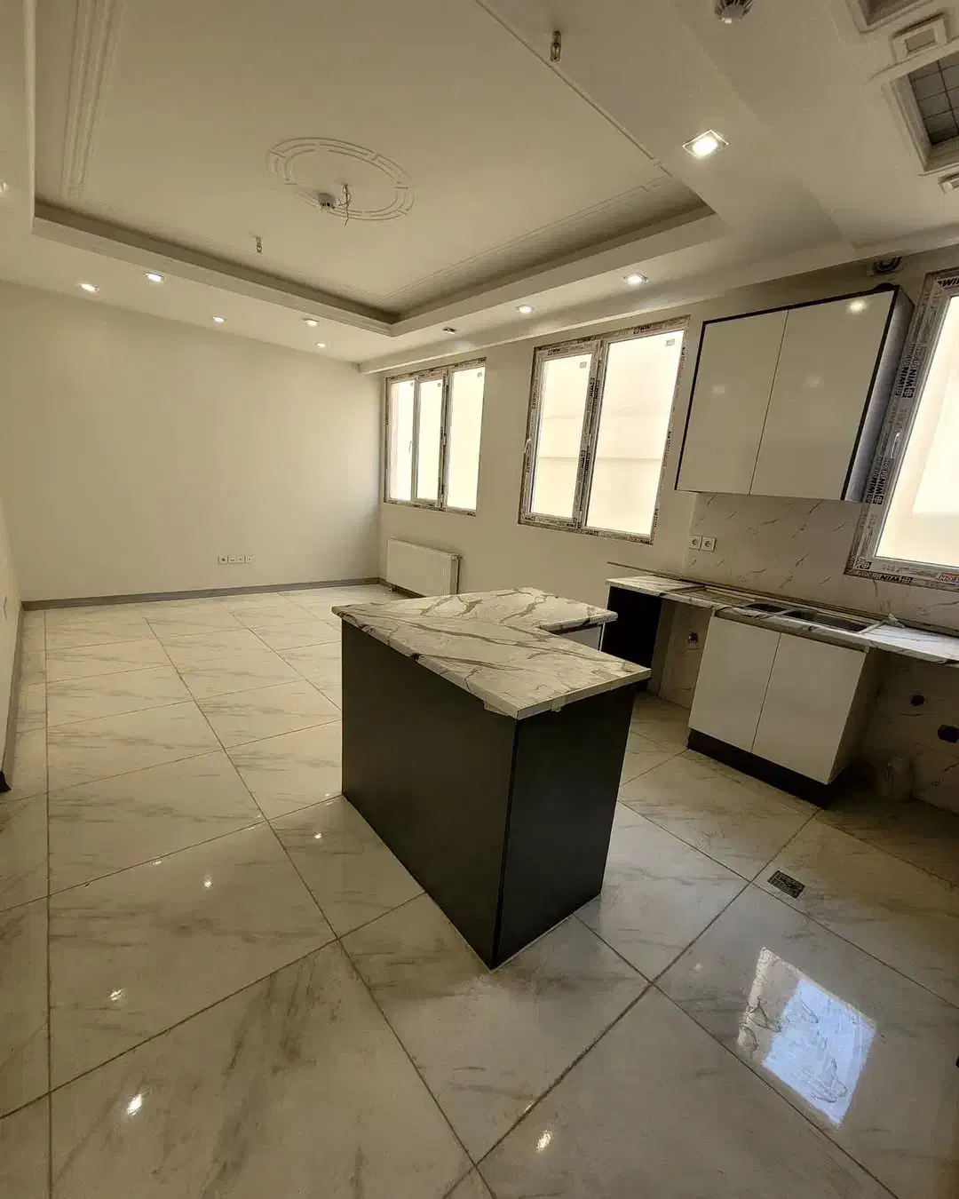 ۴۳متر آکواریوم نور / خوش نقشه سالن مربع / جیحون|فروش آپارتمان|تهران, جیحون|دیوار