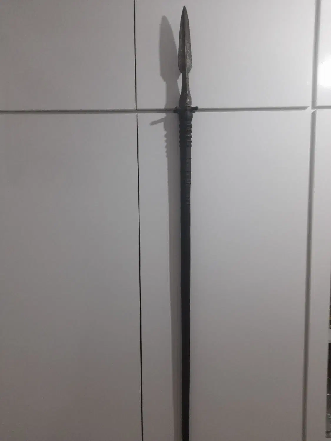 نیزه قدیمی|کلکسیون اشیاء عتیقه|رشت, سلیمانداراب|دیوار