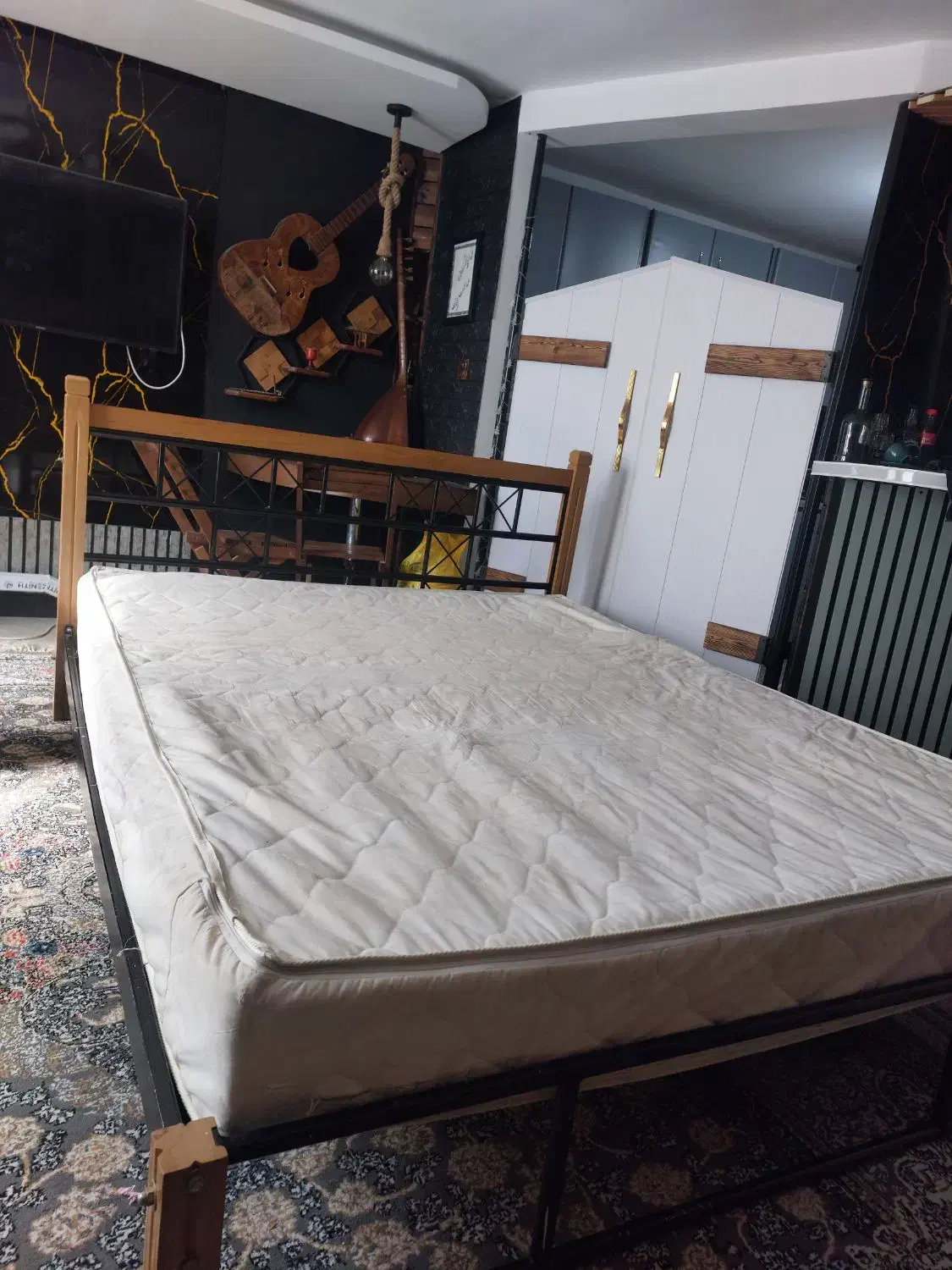 تخت دونفره|تخت و سرویس خواب|بومهن, |دیوار