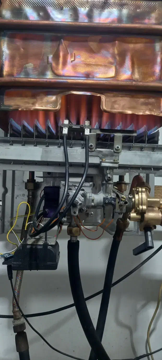 آبگرمکن دیواری ۳۲۱۵|آبگرمکن، پکیج، شوفاژ|علی‌آباد کتول, |دیوار