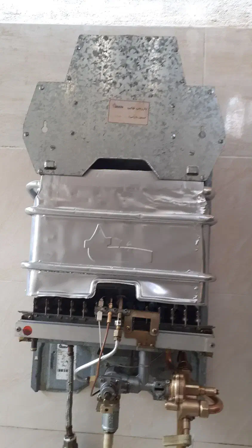 آبگرمکن دیواری|آبگرمکن، پکیج، شوفاژ|رشت, دباغیان|دیوار