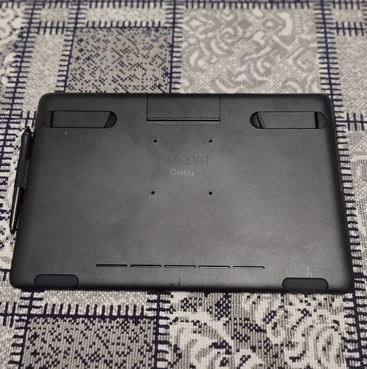 تبلت گرافیکی Wacom Cintiq 16 + قلم Pen 2|قطعات و لوازم جانبی رایانه|تبریز, |دیوار