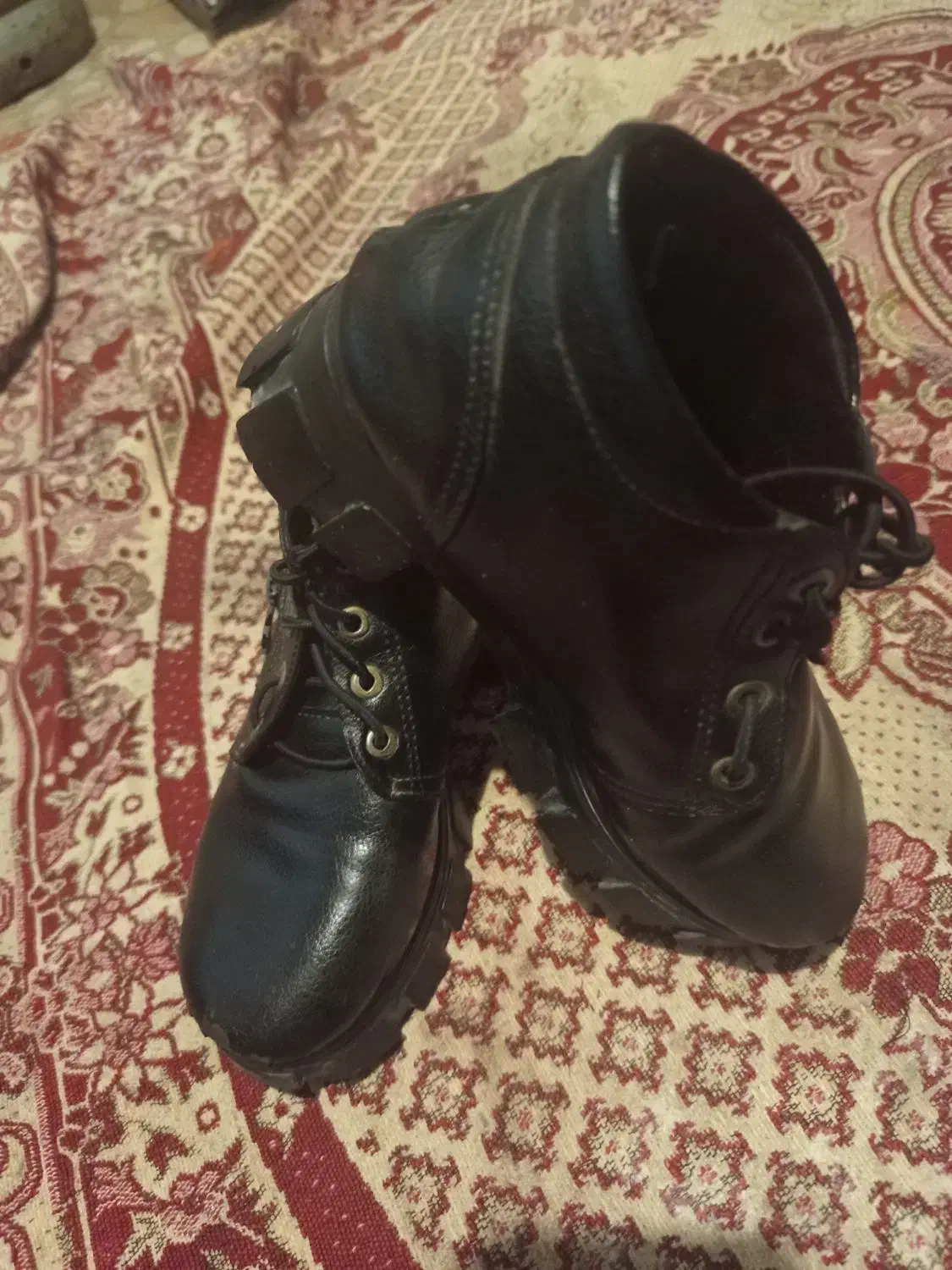 کفش|کیف، کفش، کمربند|زابل, |دیوار