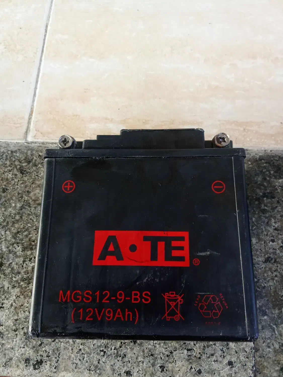 باتری موتور 9 آمپر در حد نو|قطعات یدکی و لوازم جانبی|رشت, آب و برق|دیوار