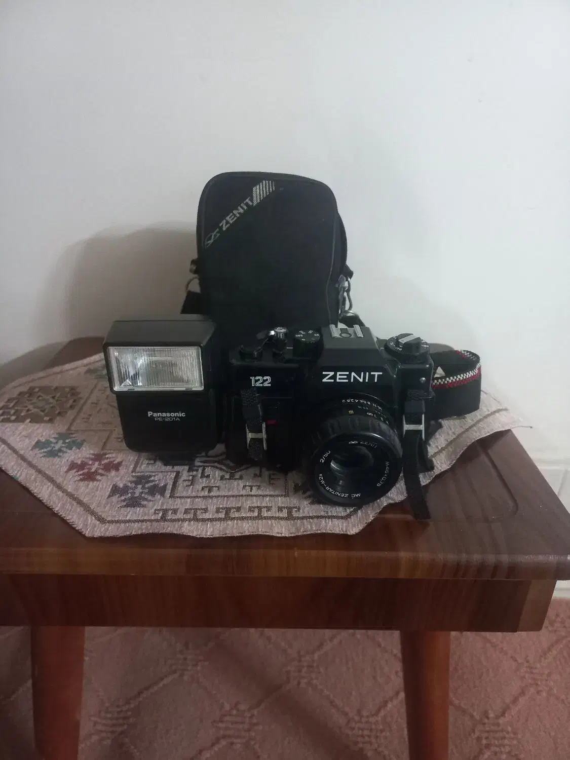 دوربین زنیت ۱۲۲|دوربین عکاسی و فیلم‌برداری|ساوه, |دیوار