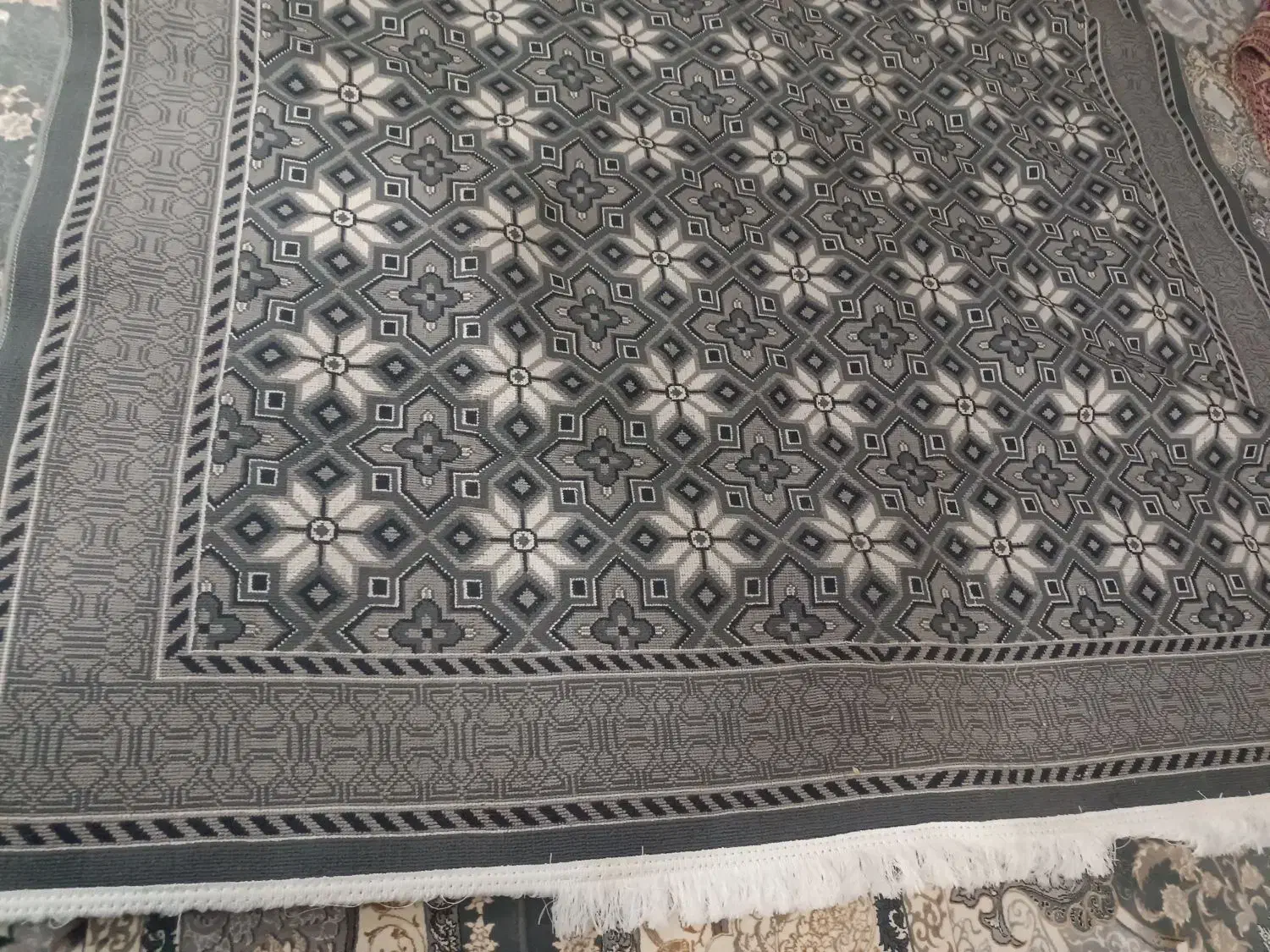 گلیم در حد نو|گلیم، جاجیم، گبه|همدان, |دیوار