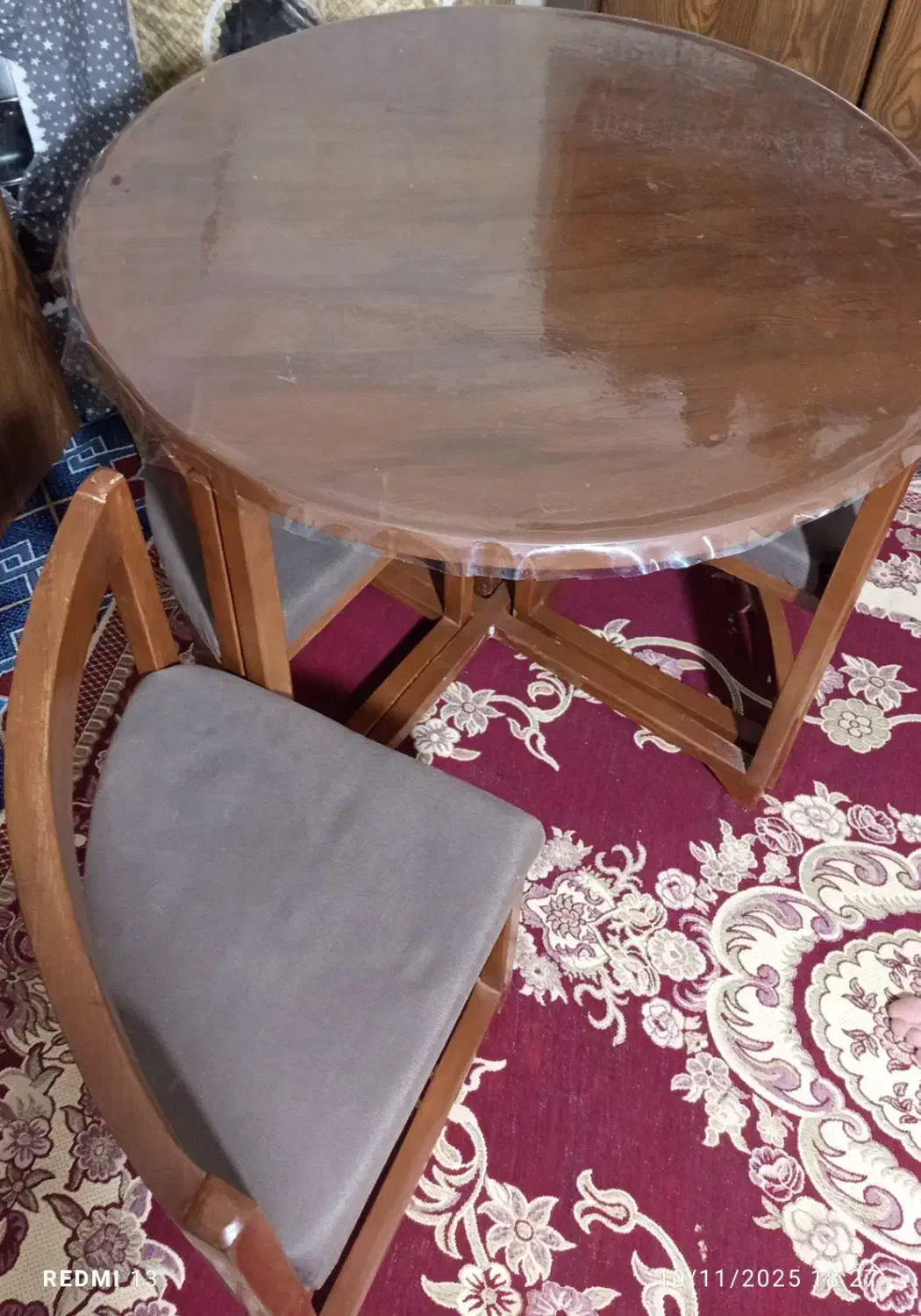 میز غذا خوری ۴نفره گرد سالم|میز و صندلی غذاخوری|قروه, |دیوار